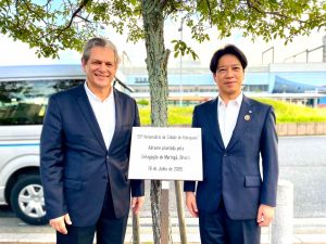 マリンガ市長植樹のイペー